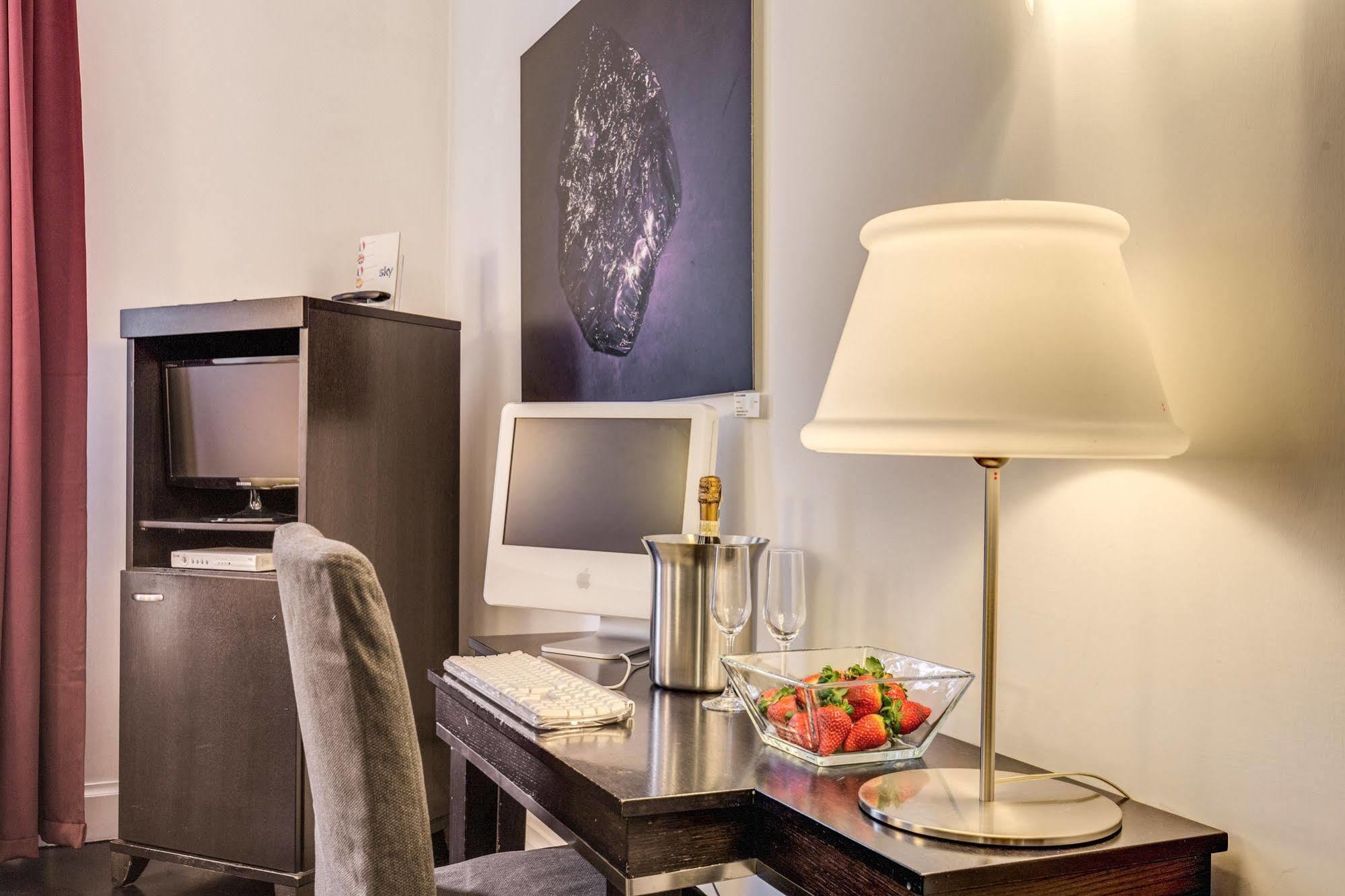 Residenza A -Via Veneto Fashion Rooms -Self Check-In Rom Exterior foto